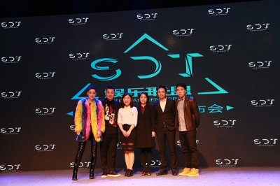 ​舞队SDT举行发布会 李斯丹妮星夏恩助阵