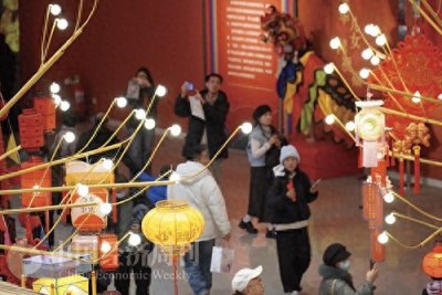 ​当务之急是扩内需