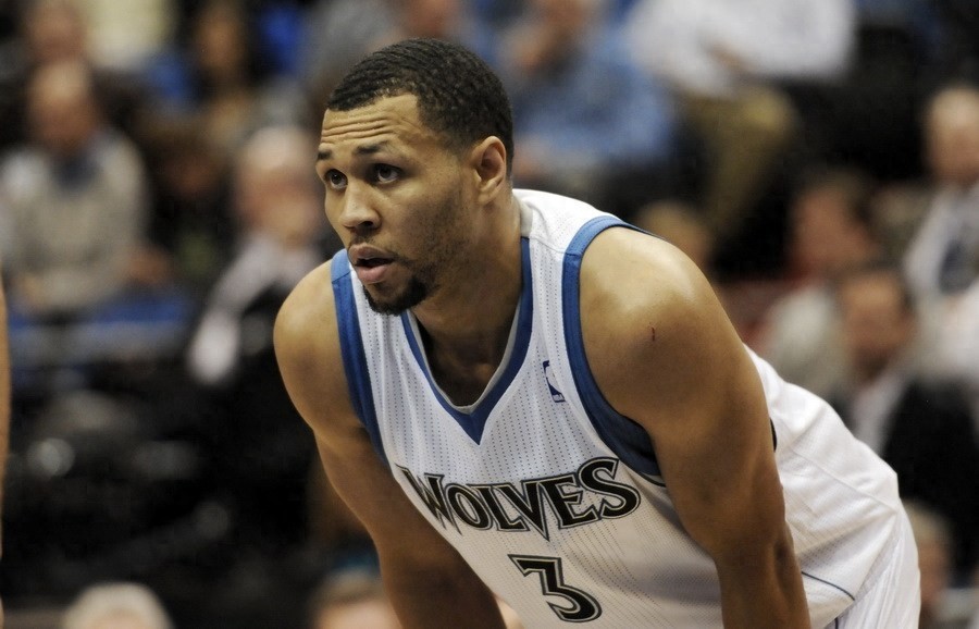 他绰号“黄曼巴”，曾被誉为科比之后的第一分卫！