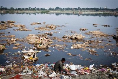 ​印度的母亲河——恒河的河水究竟有多脏？你恐怕难以想象！