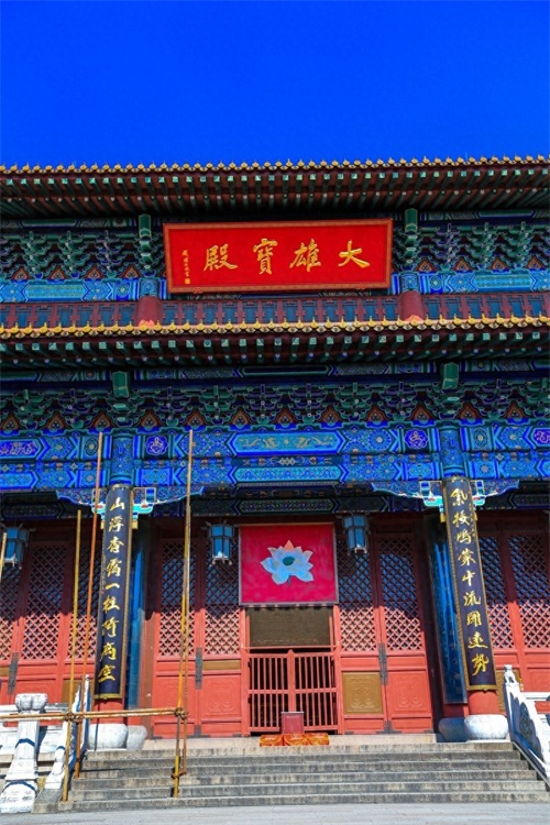 “寺院山门朝西开,见寺见塔不见山”千年古刹江苏镇江金山寺