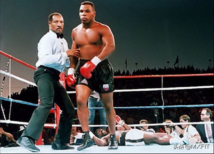 拳王泰森罕见的46张照片,与阿里同框,珍贵瞬间值得收藏