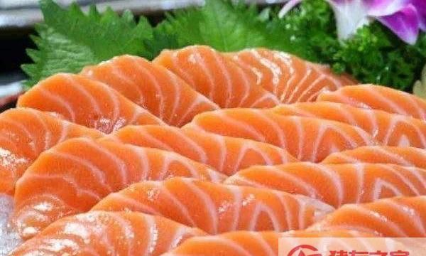 三文鱼放保鲜里一星期还能吃吗,怎样判断是否坏了