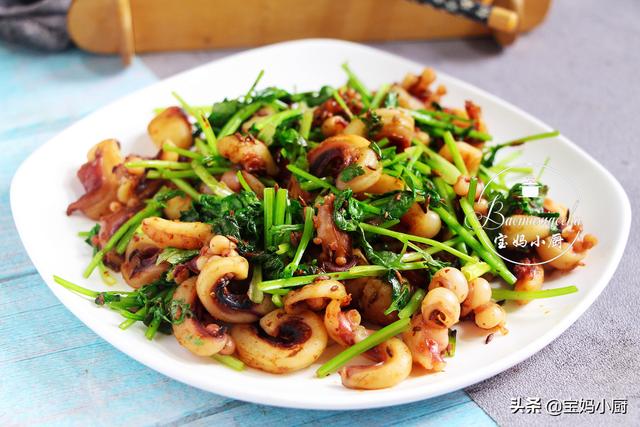 鱿鱼怎么做好吃又简单方法（鱿鱼的4分钟家常做法）(11)