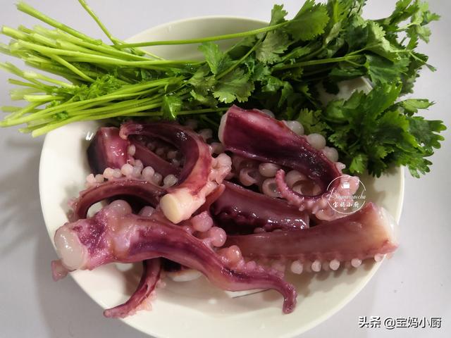 鱿鱼怎么做好吃又简单方法（鱿鱼的4分钟家常做法）(3)