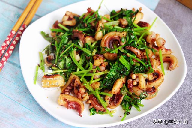 鱿鱼怎么做好吃又简单方法（鱿鱼的4分钟家常做法）(2)