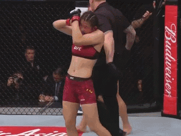 女子草量级ufc全部排名（谁说综合格斗让女人走开）(8)