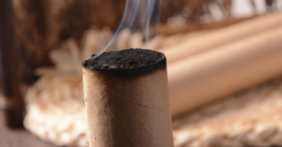 ​艾草熏房间有什么作用,屋里点艾柱有什么用