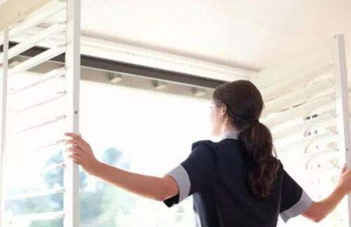 家里有小黑虫怎么清除,家里有硬壳小黑虫怎么清除掉图2