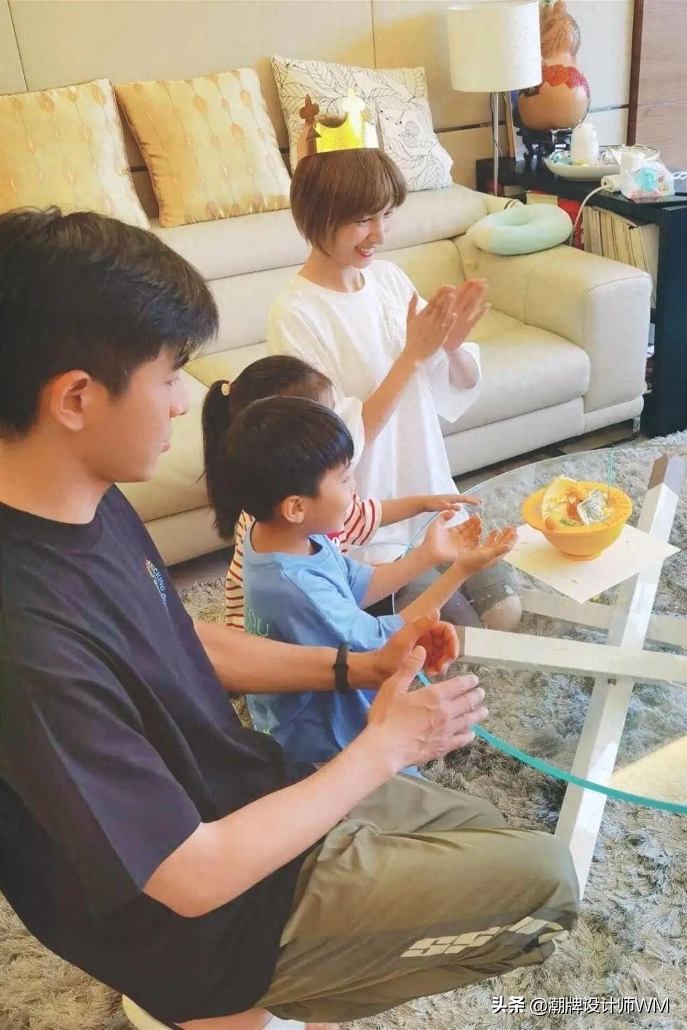 天涯四美乔振宇，一家人神同框！7岁儿子像复制版，娇妻神似袁泉