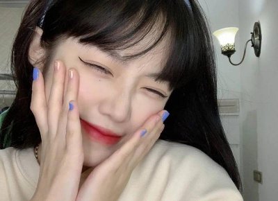 ​如果你流泪一次，有人会同情你；你天天流泪，别人就会笑话你