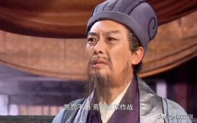 ​挥泪斩马谡，马谡只是替罪羊，诸葛亮真正要斩的是马谡背后的靠山