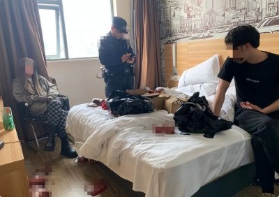 ​小情侣宾馆开房，发生关系后竟然要钱，网友：真刺激！