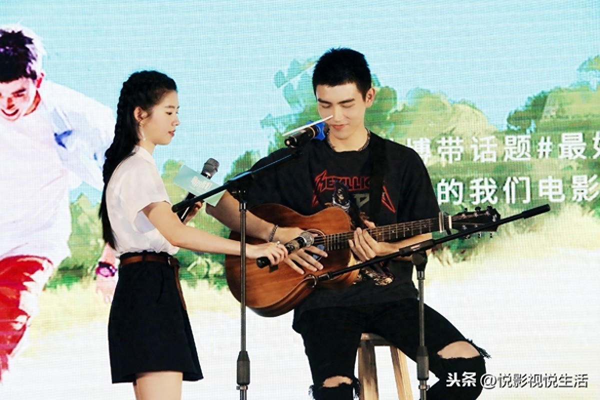 清纯可爱的外表下的“何蓝逗”,却拥有着一颗爱搞怪的心?