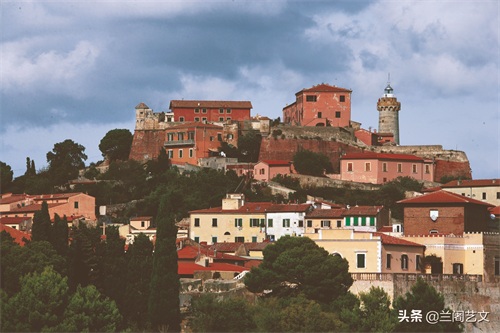 拿破仑——欧洲史上最伟大的军事统帅之一,不可一世的霸主