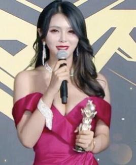 如何看待人气主播“见光死”？美颜镜头让多少水友心碎 你的阿冷