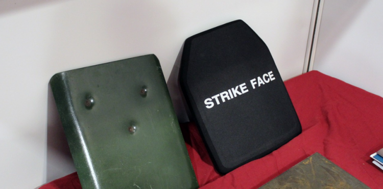 防弹衣是用什么材料做成的