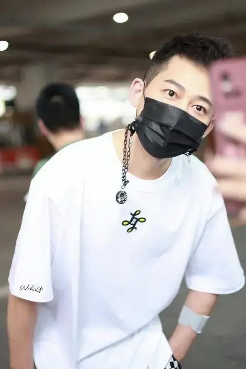 苏醒家里很有钱吗 苏醒自称西安前三富豪