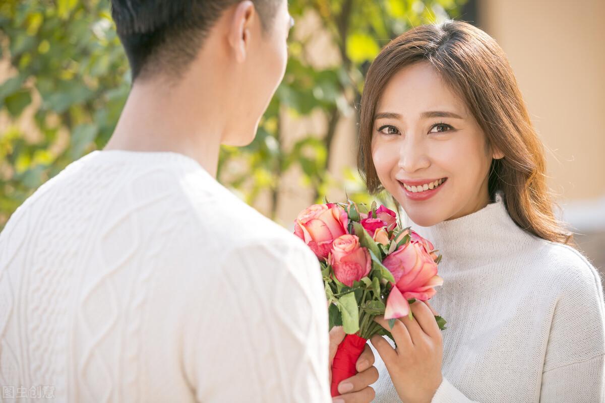 相亲见面怎么聊天 第一次（相亲怎么聊天第一次）