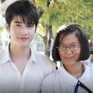 ​初恋那件小事赵今麦赖冠霖同台（初恋这件小事开播）