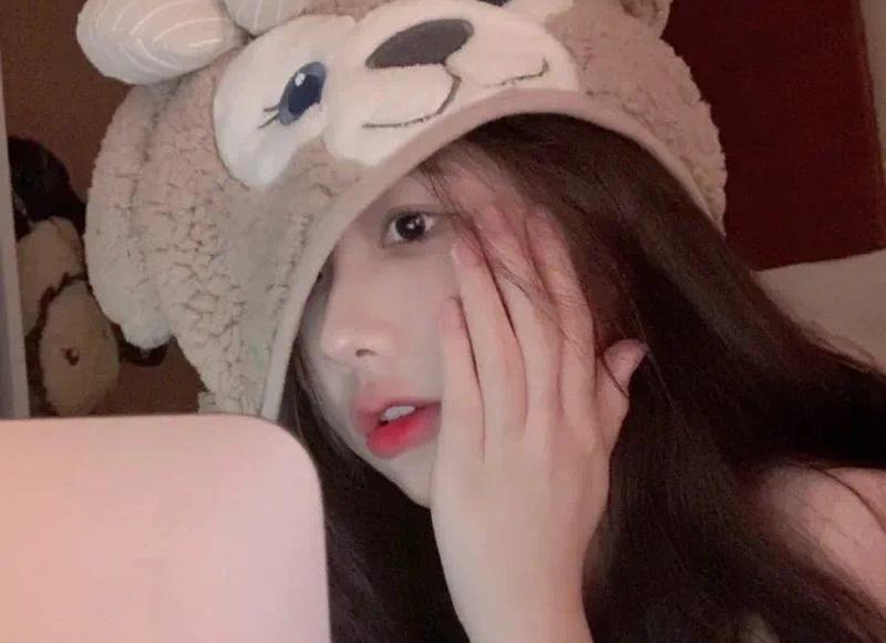 【水瓶座女孩的爱情观】揭秘：独特思想倾向的情感挑战