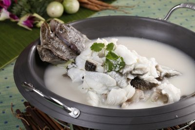 ​鱼汤要怎么煮才能汤色发白？