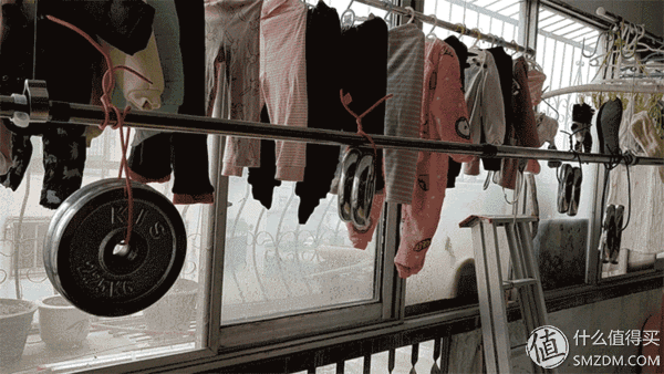 如何自制伸缩晾衣架（手把手教你超低成本制作美观实用的电动晾衣架）(70)