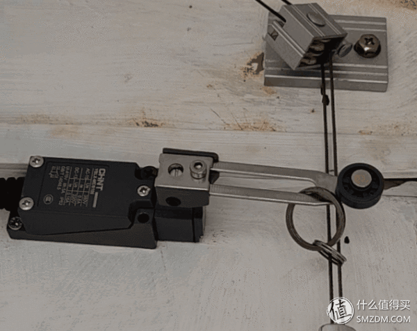 如何自制伸缩晾衣架（手把手教你超低成本制作美观实用的电动晾衣架）(63)