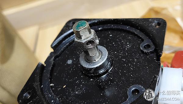 如何自制伸缩晾衣架（手把手教你超低成本制作美观实用的电动晾衣架）(17)