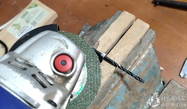 如何自制伸缩晾衣架（手把手教你超低成本制作美观实用的电动晾衣架）(10)