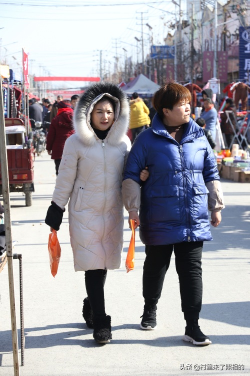 小镇青年“火”了，他们是一群梦在都市、根在家乡的人