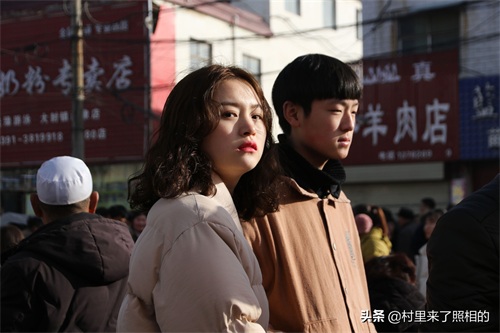 小镇青年“火”了，他们是一群梦在都市、根在家乡的人