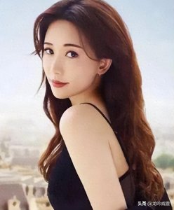 ​林志玲现身河南浚县！穿牛仔裤，身材真实很一般，为小学捐款60w