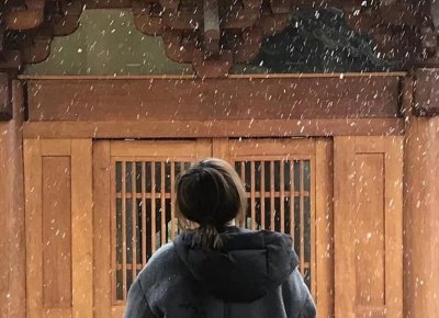 ​与男保姆偷情被婆婆撞见