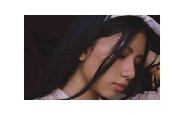 唐嫣毛晓彤，章子怡唐嫣毛晓彤同回母校中央戏剧学院