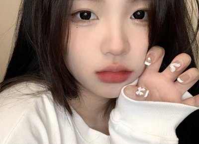 ​我们两个都有家庭，我还是无法抑制地爱上了他