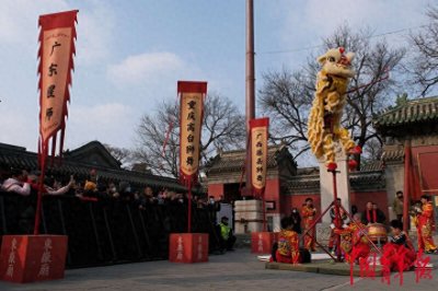 ​在北京东岳庙庙会 跟着“非遗”过大年