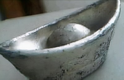 ​清朝后宫嫔妃有9个等级，最高一级月工资22万，最低也有1万