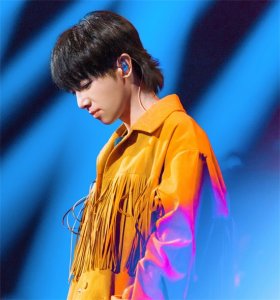 ​华晨宇歌手演唱《平凡之路》，不一样的演绎令观众期待值爆满