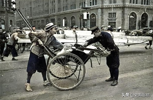 老照片：风靡全国的黄包车，最先从日本传入上海，进而流行全中国