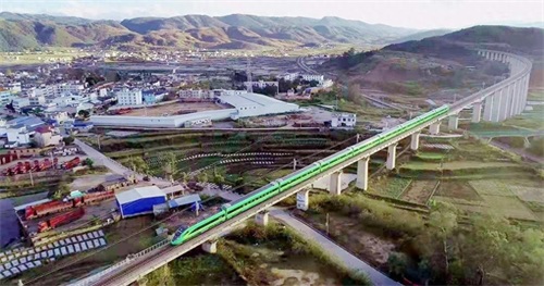 高铁影像-绿巨人 复兴号CR200J动力集中式动车组