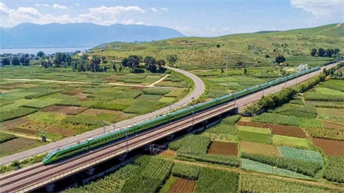 高铁影像-绿巨人 复兴号CR200J动力集中式动车组